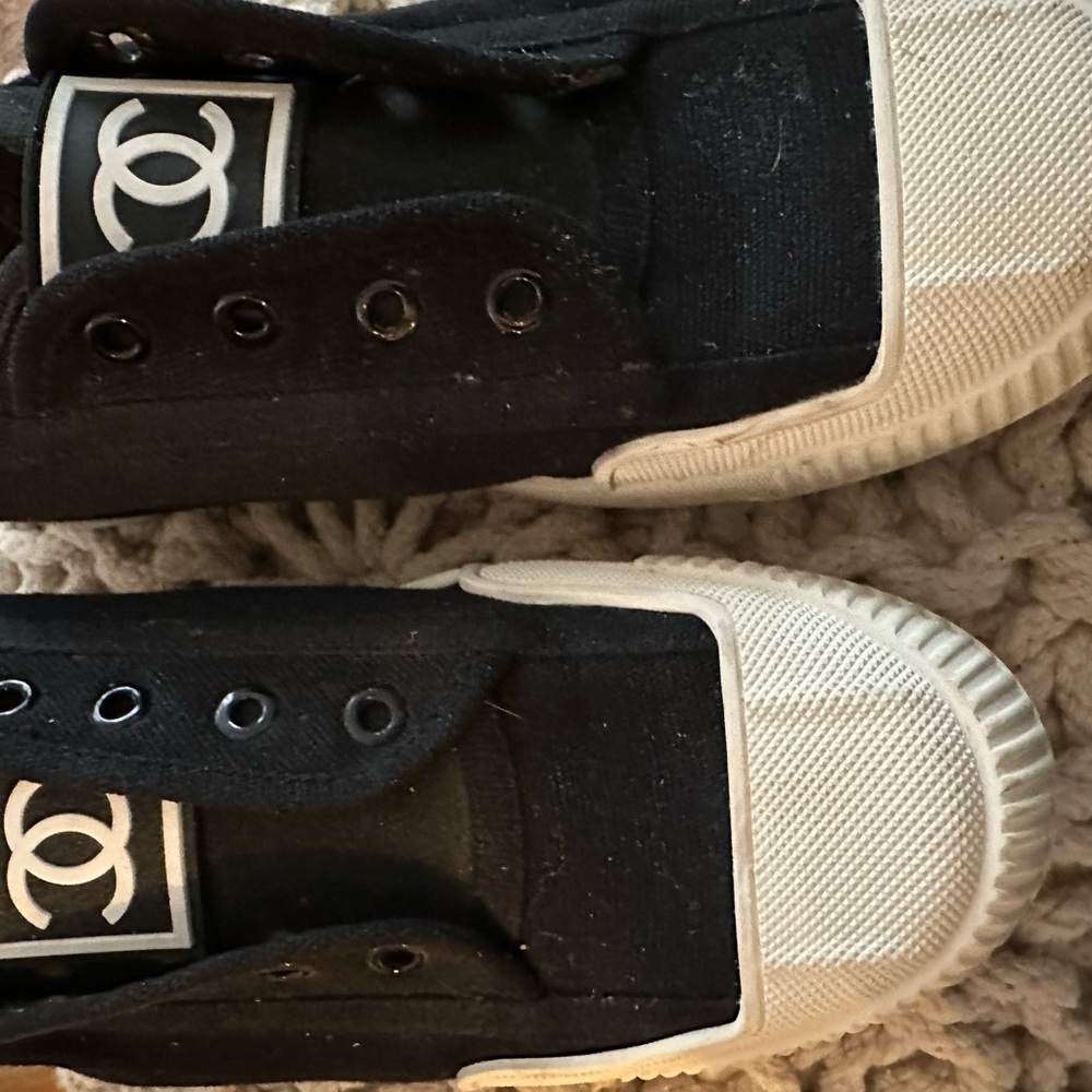 Size 38.5 slip on canvas Chanel sneakers